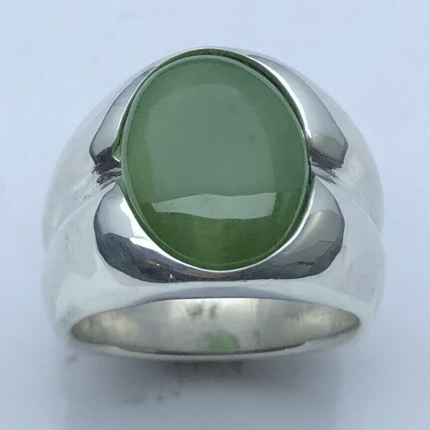 MJG STERLING SILVER MEN’S RING. 16 x 12mm NEPHRITE JADE. SIZE 10. 26 grams