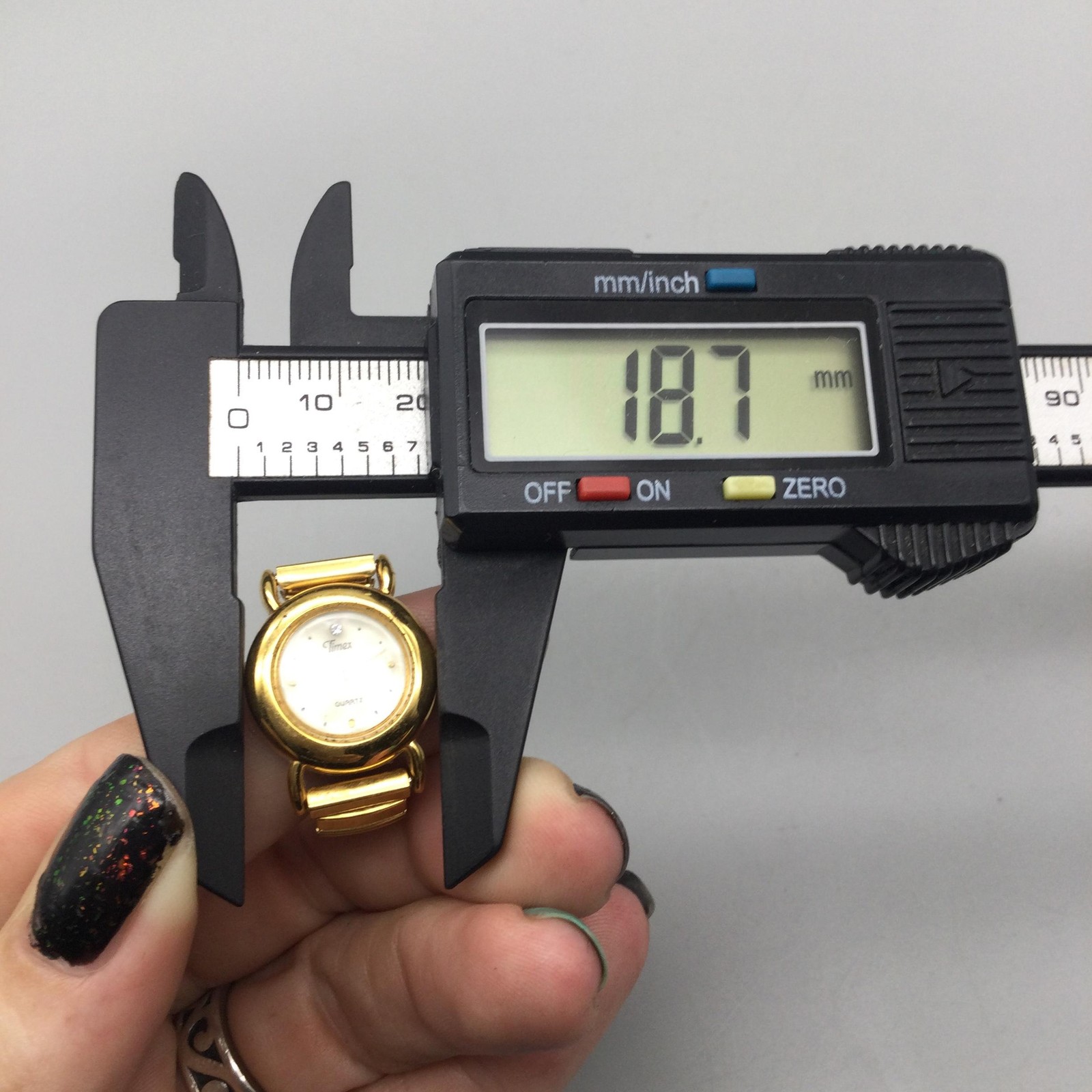 Vintage Timex Ring Watch Womens 18mm MOP Dial Gold Tone Stretch New Battery