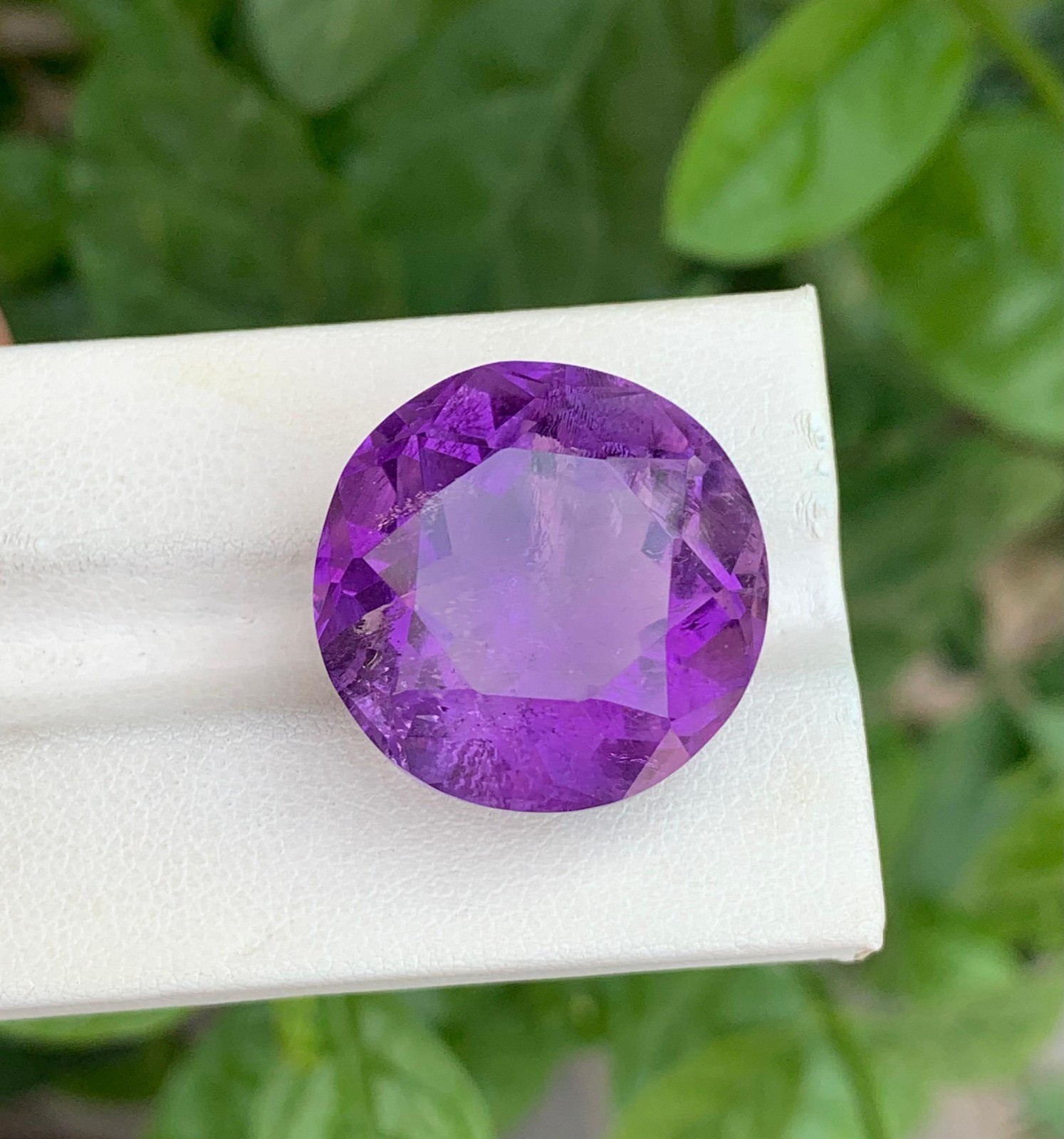38Carat Beautiful natural amethyst loose gemstone From Brazil.(20x20x14mm)