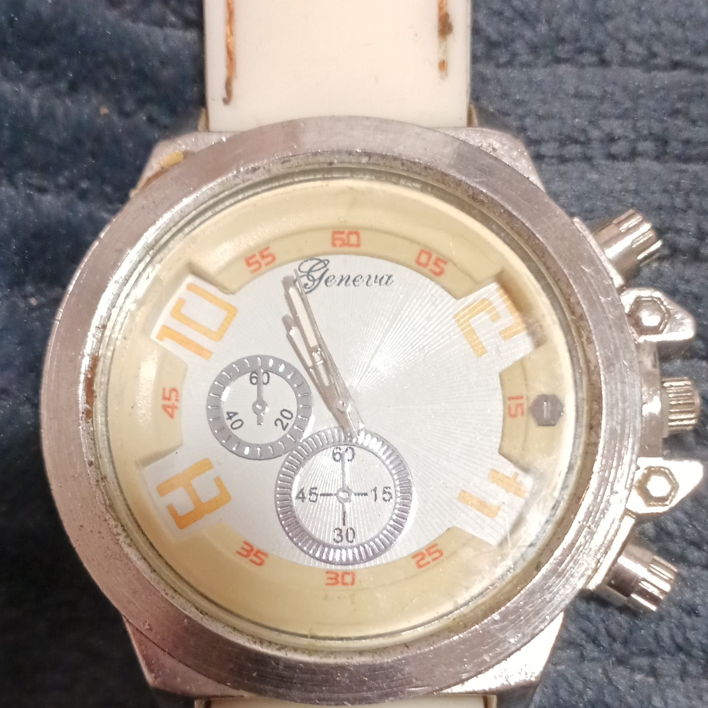 Geneva Quartz Chronograph 40mm Stainless Steel Silver Case White Rubber Strap
