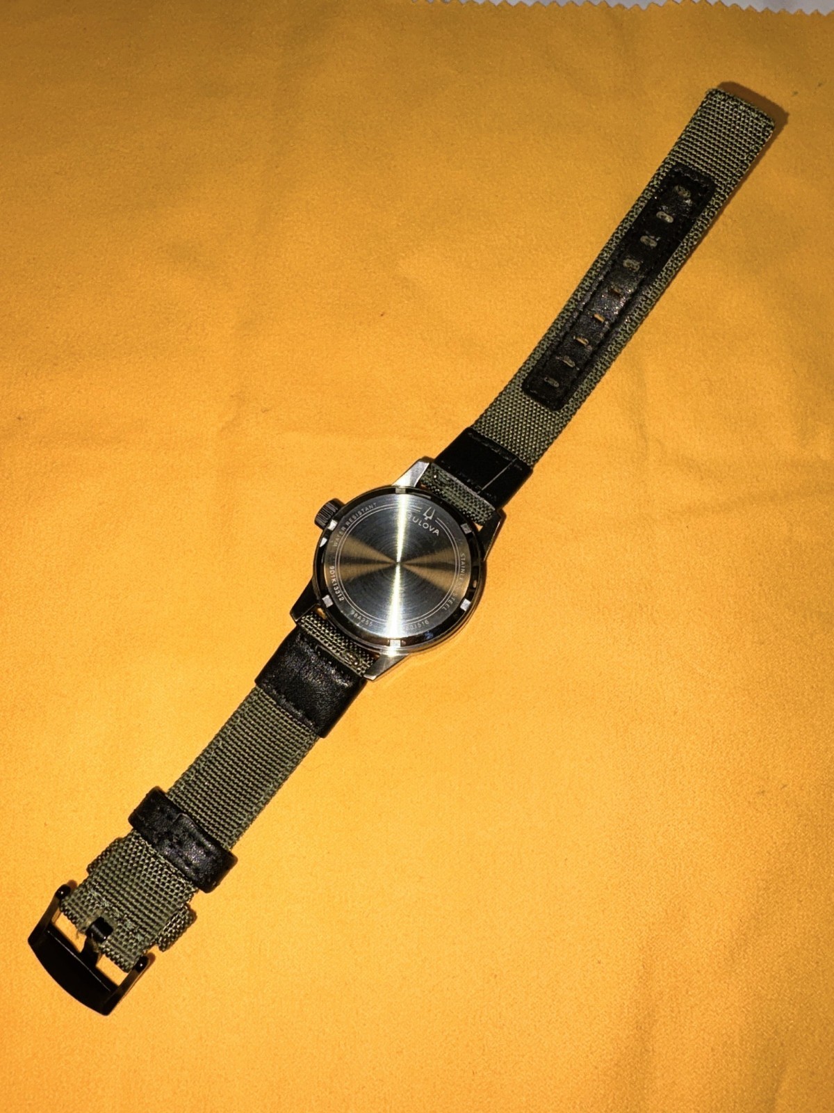 Bulova Hack 98A255 AUTOMATIC 38mm WATCH WITH TWO EXTRA STRAPS – NO RESERVE!