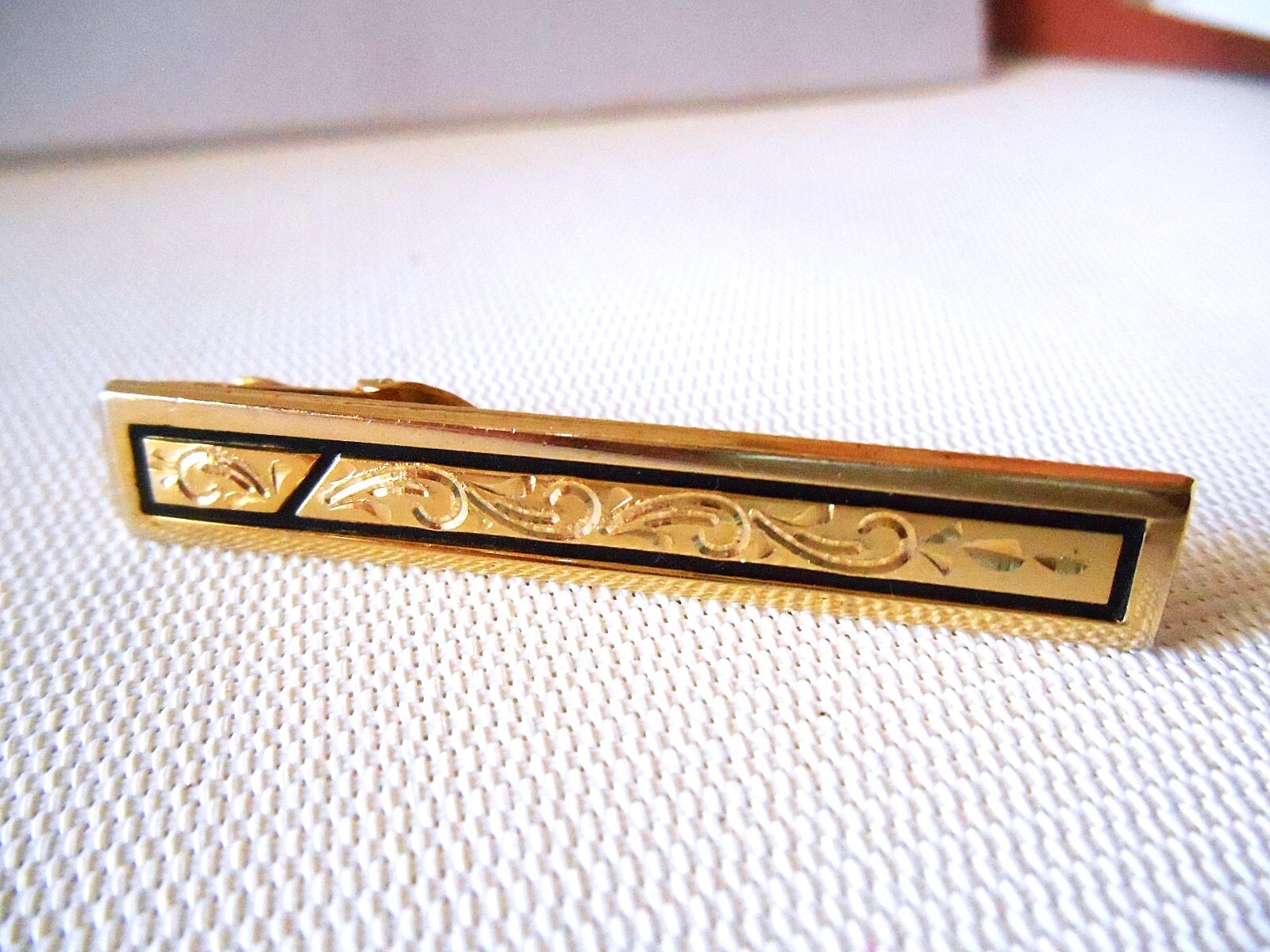Men’s FOSTER Goldtone & Black Etched Tie Clasp