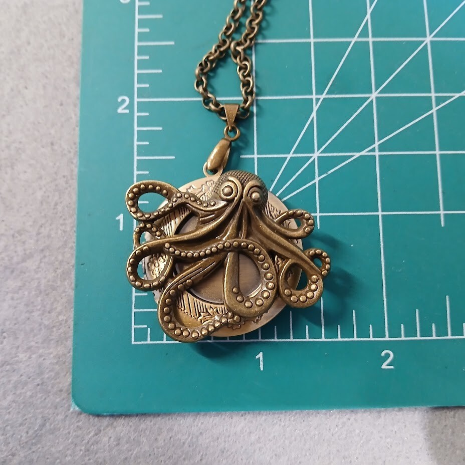 Vintage Style Antique Bronze Retro Octopus Locket Necklace Nautical Steampunk