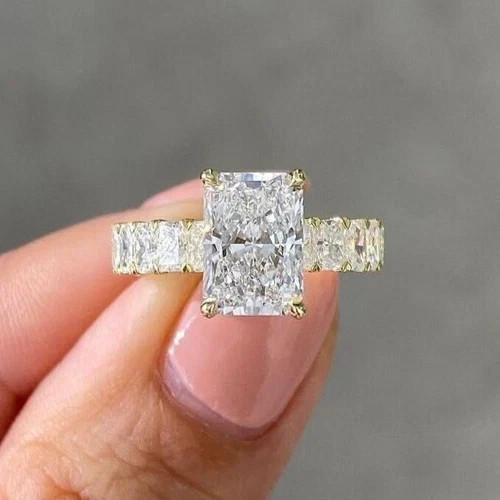 4.20Ct IGI Radiant F-VS1 Lab Grown Diamond Women Wedding Ring 14k Yellow Gold