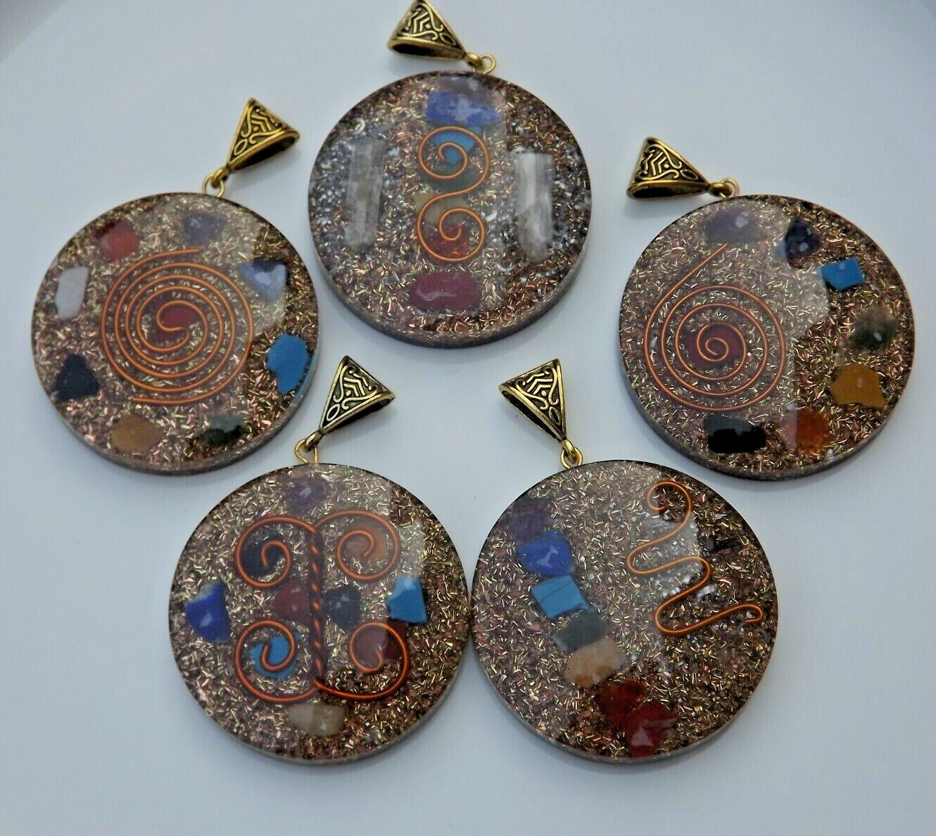 Orgone Chakra Healing 1.5″ Round Pendant 7 Chakra Stones Necklace Pendant