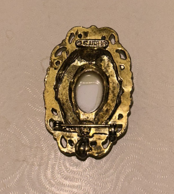 Vintage Gerry’s Signed Courting Couple Cameo Brooch Pendant Combo Gold Tone