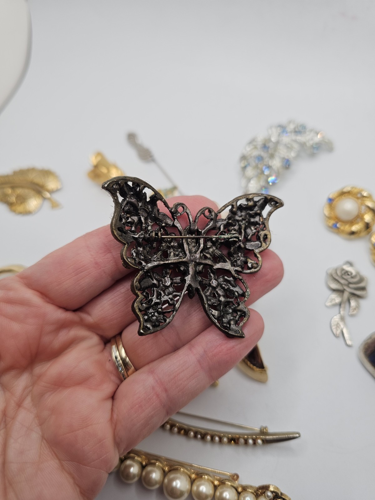 Vintage Junk Jewelry Brooch Earrings Lot
