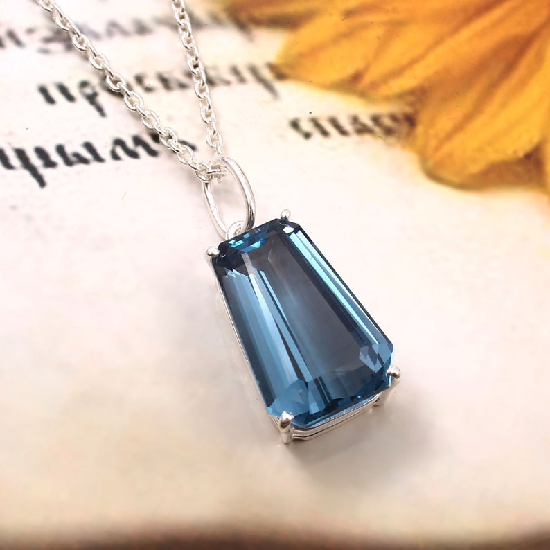 Natural 50 CT Color Change Alexandrite GIE Certified Gemstone Pendant 925 Silver
