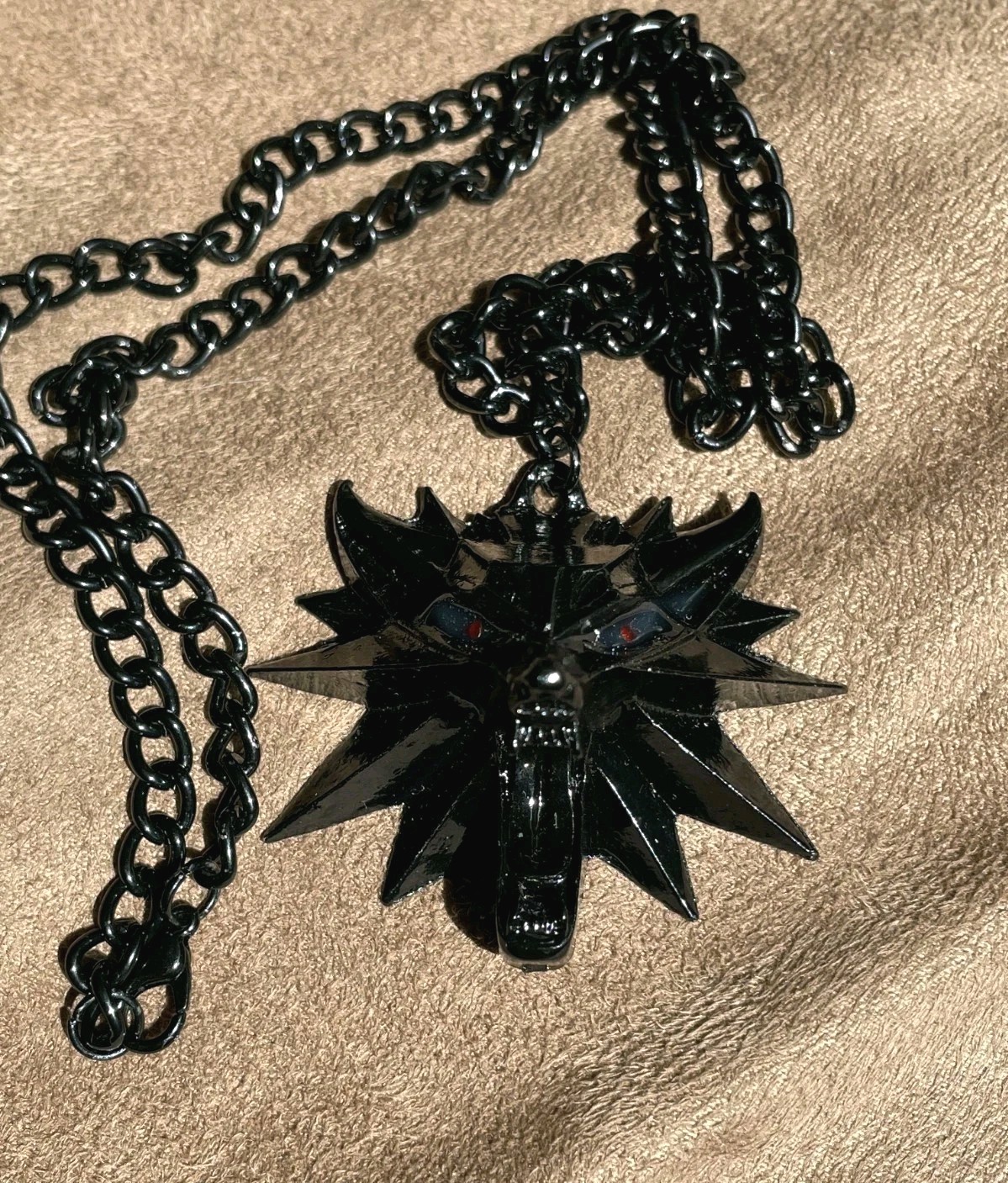 The Witcher Wild Hunt Wolf Medallion Black, Men Women Unisex, 19″ Chain