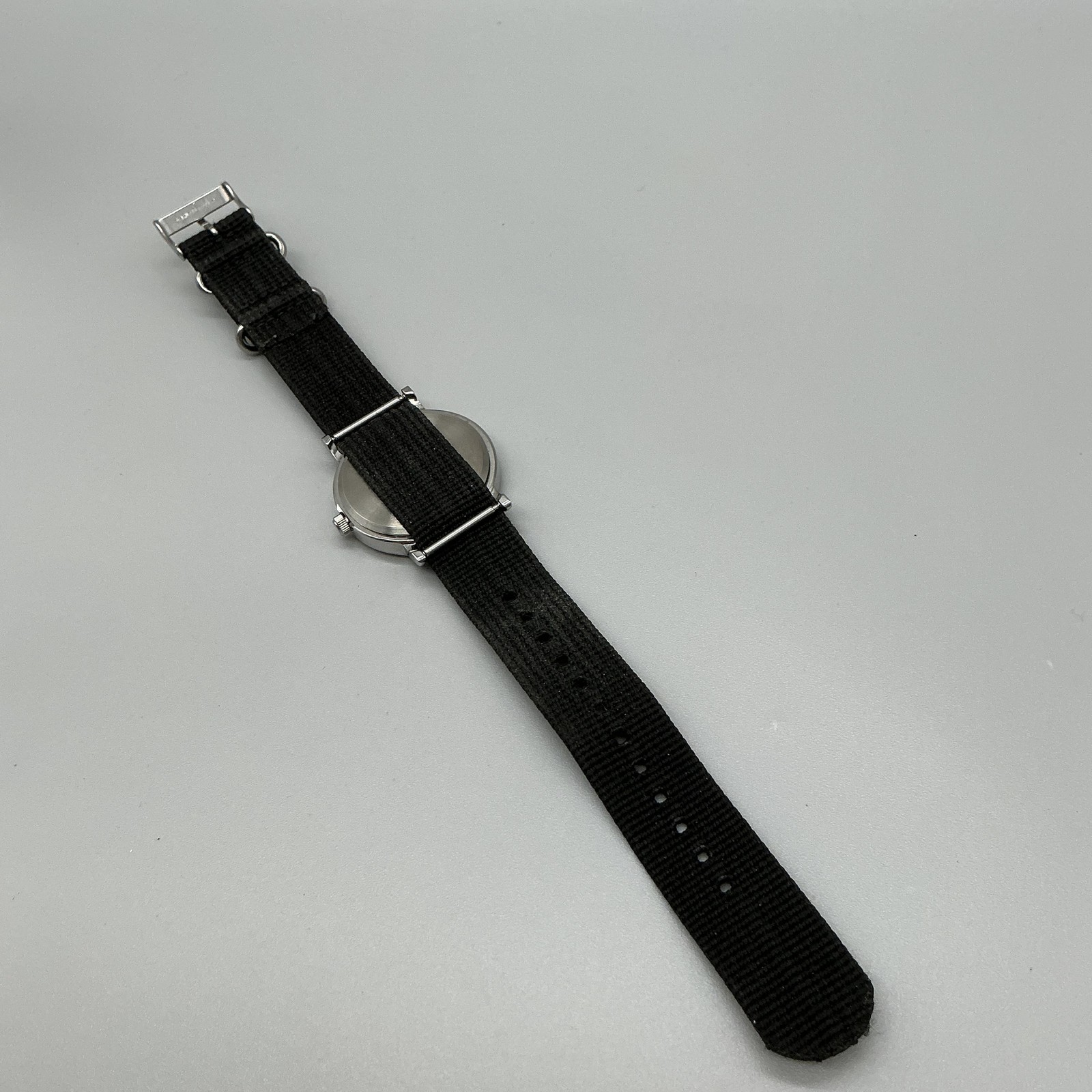 Timex Weekender Indiglo WR 30M Mens Watch 38mm Cream Dial Black Nylon Strap