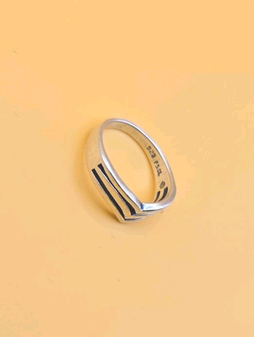 925 PSCL Peter Stone Comp Ltd Chevron Pattern Ring Size 7