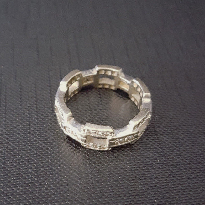 Pepi 14K white gold band with diamonds