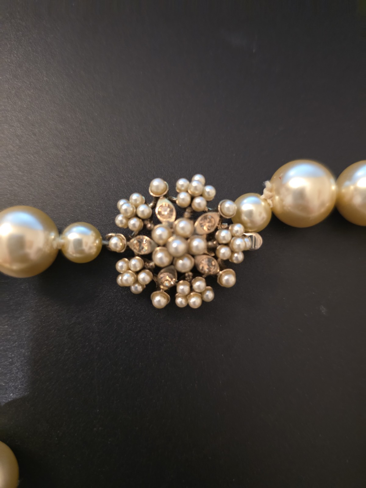 Vtg Pearl Faux Necklace Rhinestone Pearl Clasp Champagne Color 18″ Size 3/4″