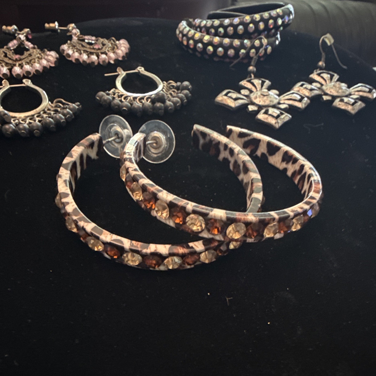 6pc Women’s Fashion Jewelry Mixed Lot Earrings, Bangle & Bracelet Multicolor
