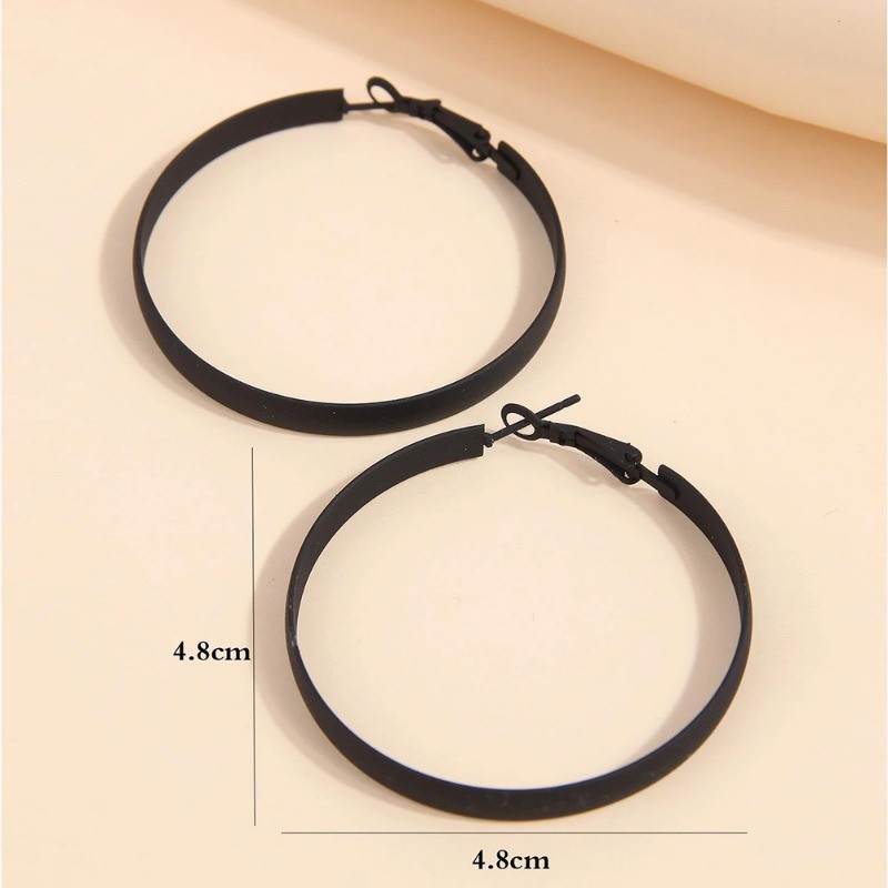 Women’s Black Geometric Circular Earrings Retro Fashion Ear Buckle Ferroalloy