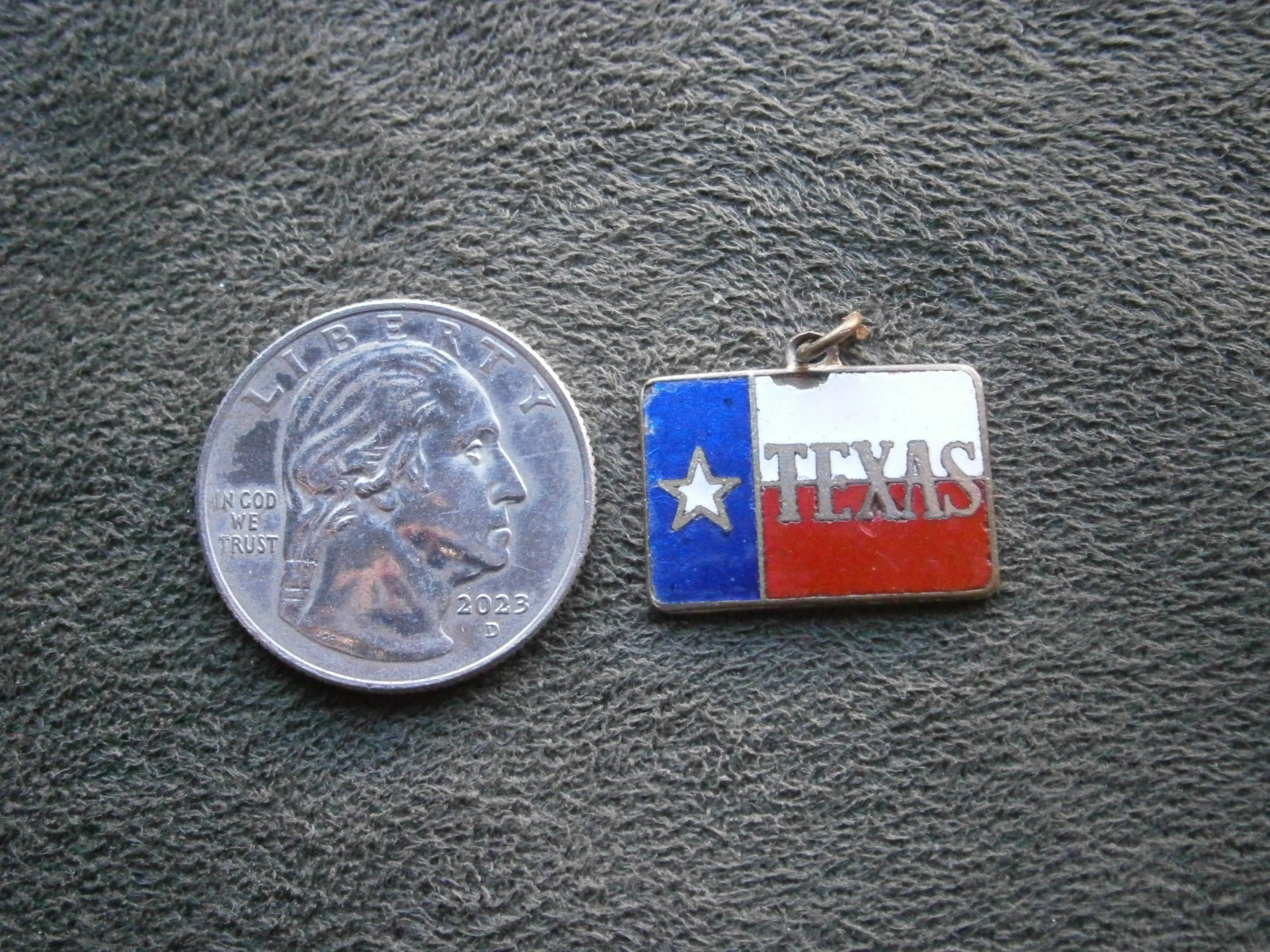 Texas Flag Vintage Goldtone Enamel Bracelet Charm Pendant 3.0g