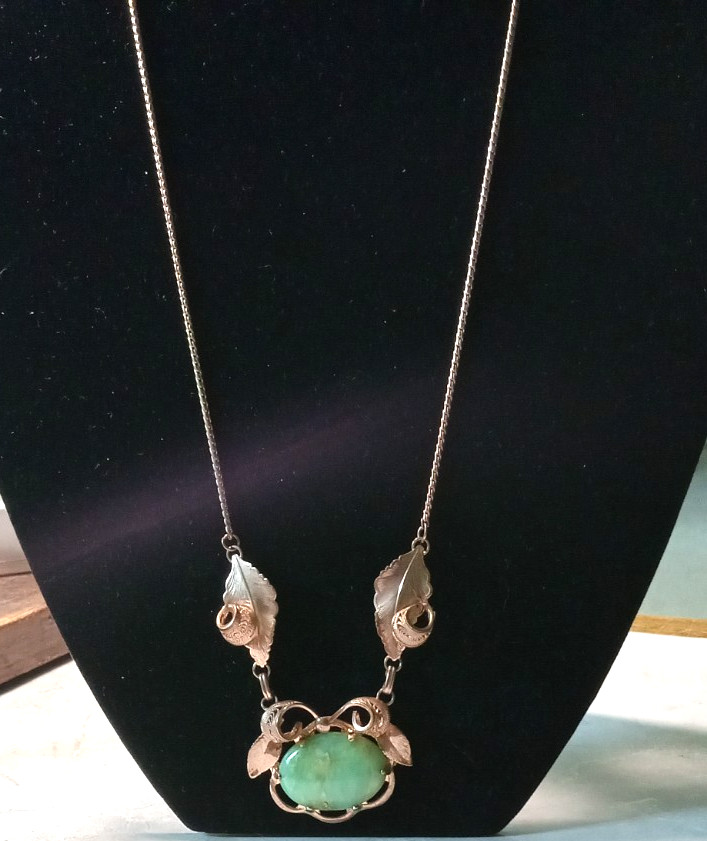 Vintage JJJ Green stone & 1/20 12K GF Gold Filled 18″ Necklace