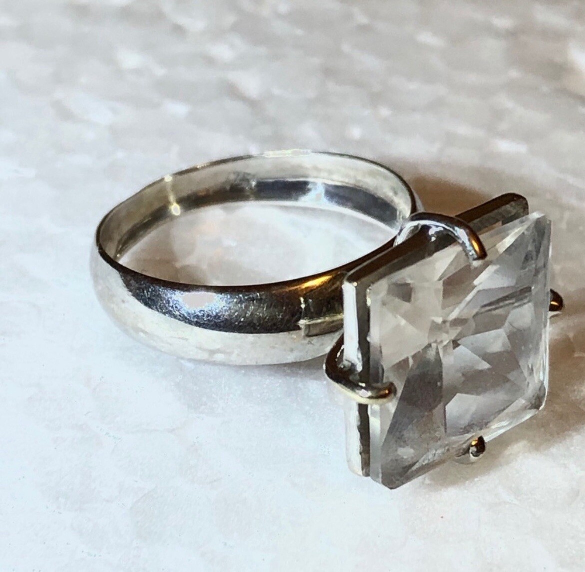 Vintage 18k White Gold Different Stone Cut Sapphire Tower Cocktail Ring Size 7