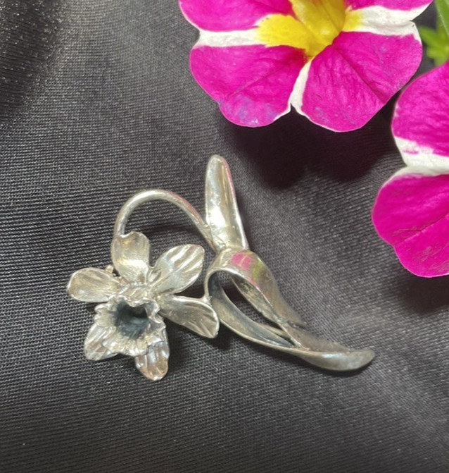 Sterling Silver Vintage Daffodil Jonquil Flower Brooch Pin-March Birthday flower