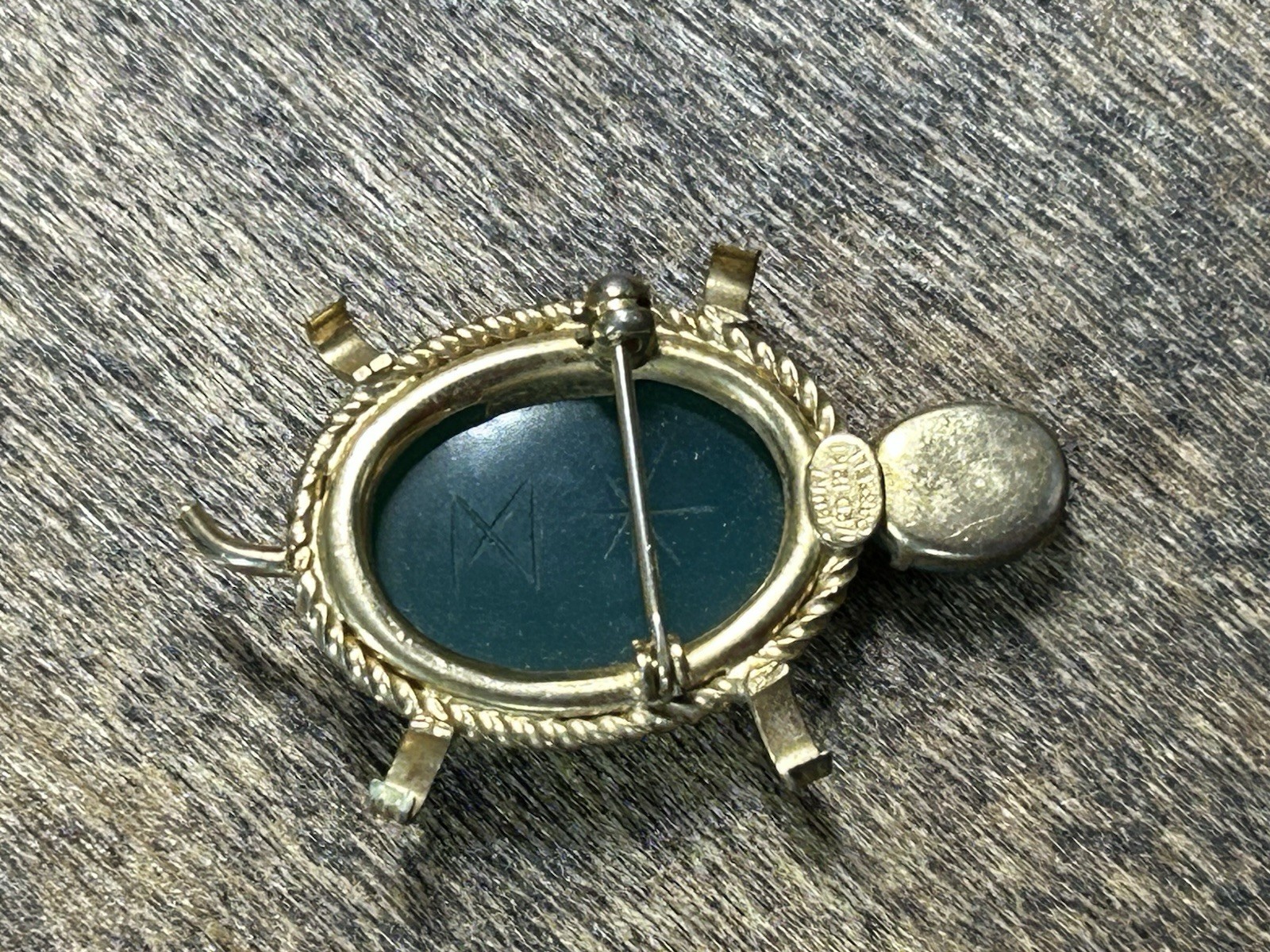 Turtle Brooch Gold Filled (120 12KT) Burt Cassell Green Stone