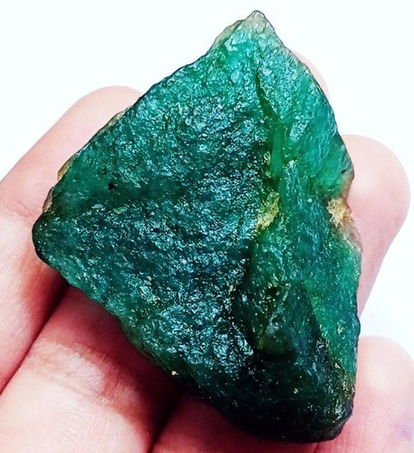 Loose Gemstone Natural Emerald Rough 99.20 Ct Certified With Free Gift