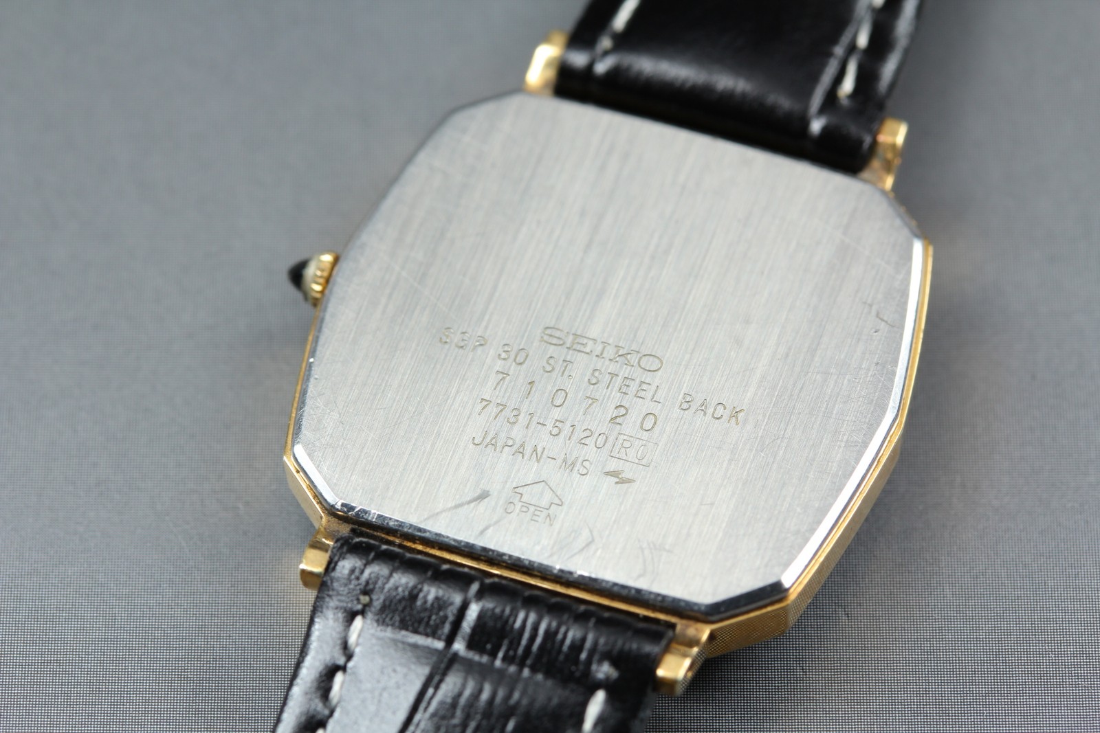 [Exc+5] SEIKO Dolce 7731-5120 29mm Gold Dial Quartz Men’s Vintage Watch JAPAN