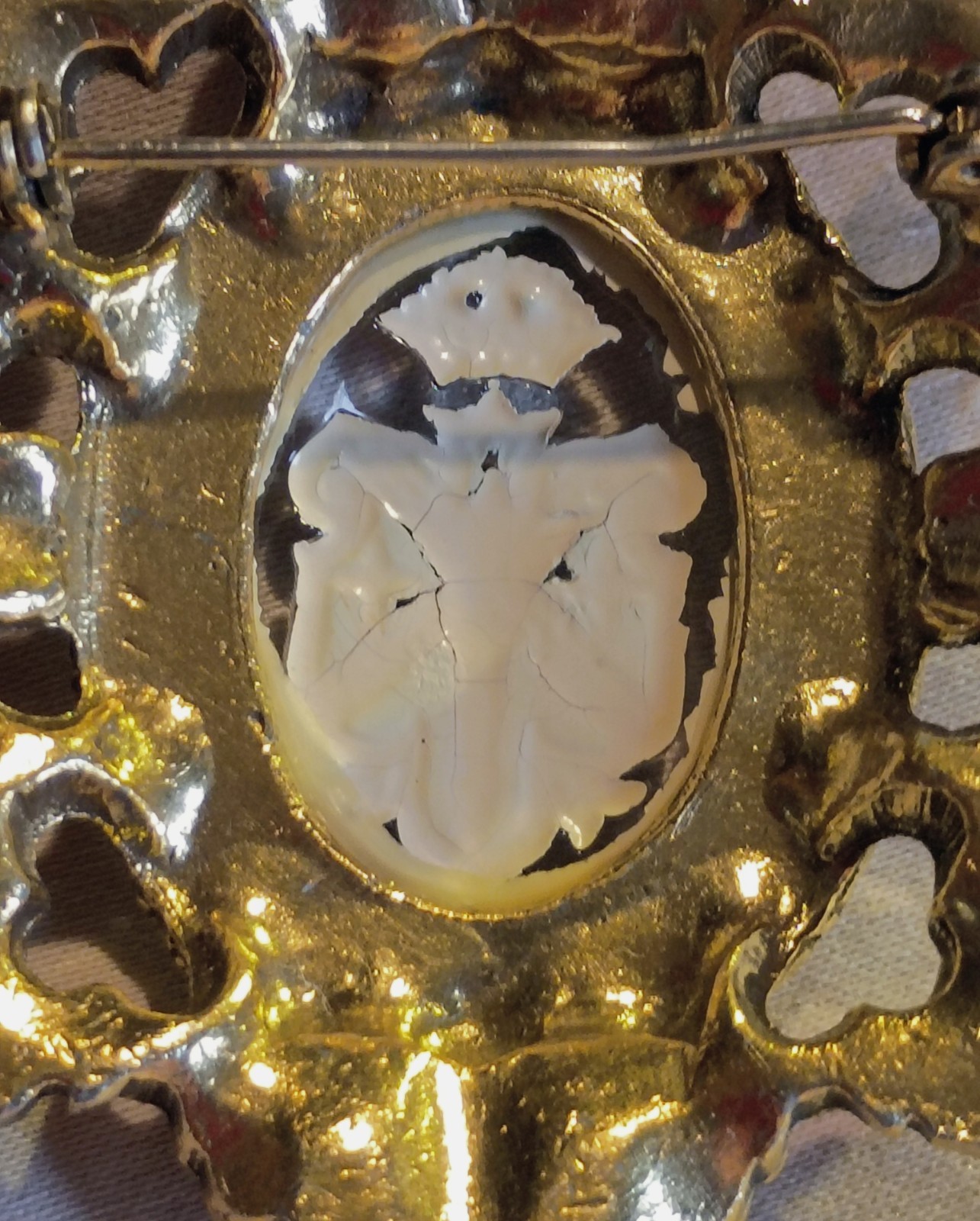 Victorian Heraldic Griffin Crown Coat Of Arms Essex Crystal Pin Brooch