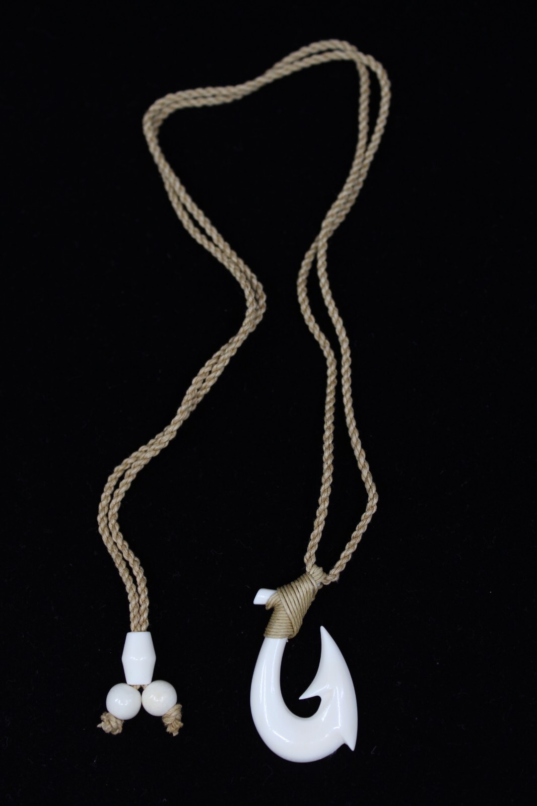 Hawaiian Fish Hook Necklace (Buffalo Bone) – Hand Carved, Maui Hook, Polynesian