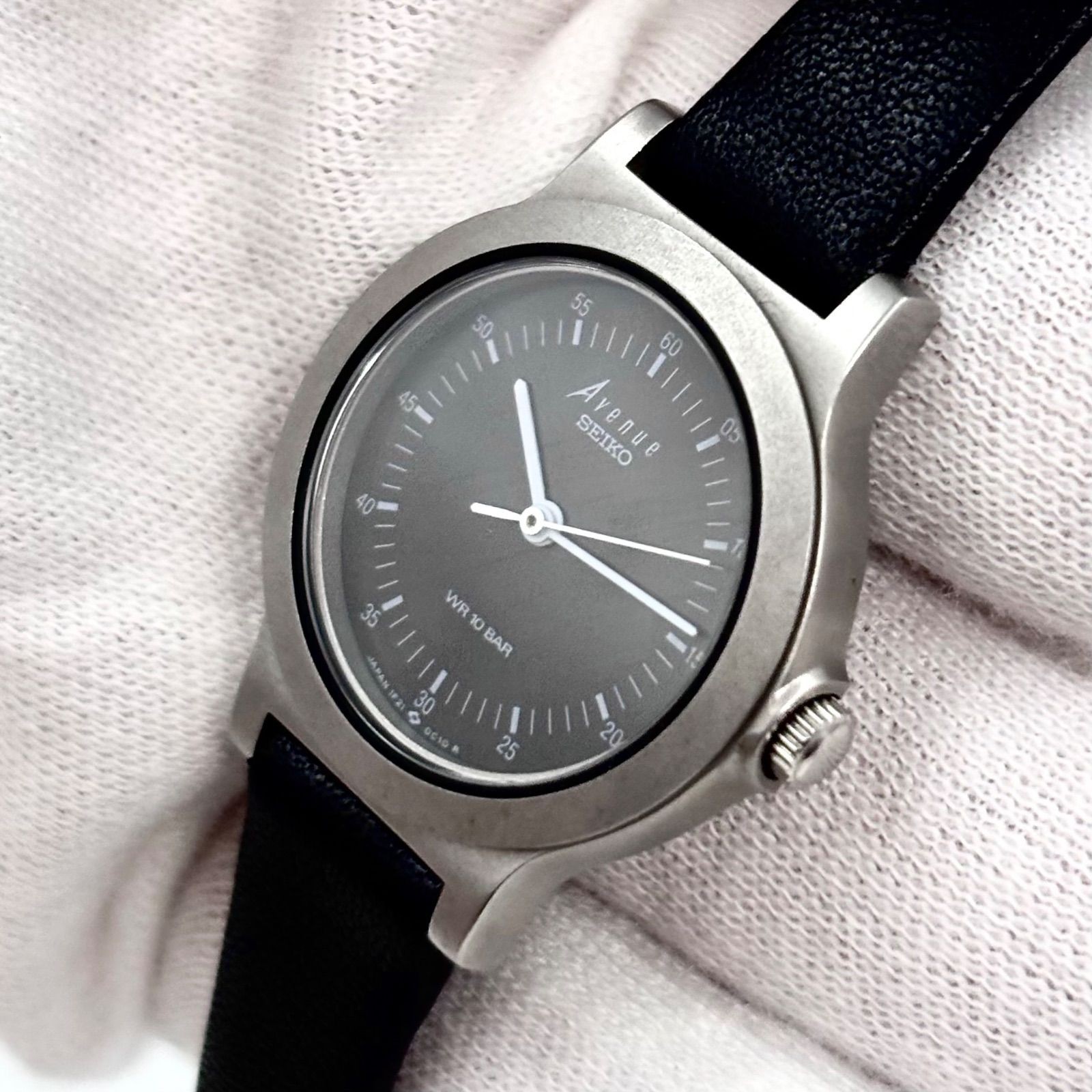 Operational Dead SEIKO Avenue Wristwatch Quartz Railway Minute Track Matte Finis