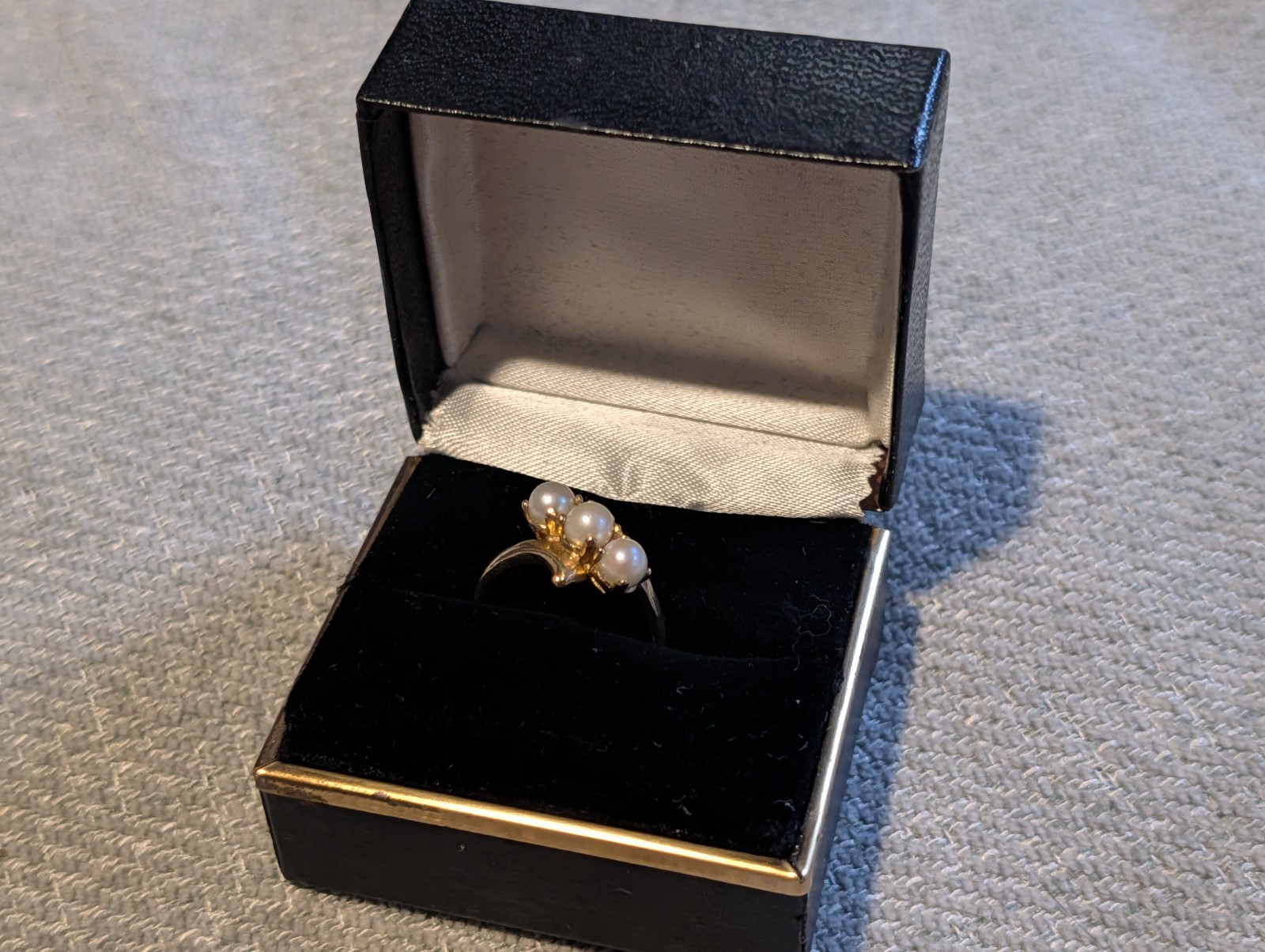 intage Solid 10K Yellow Gold 3 Pearl Bypass Ring Size 5.5 Three Stone 3.0g RG