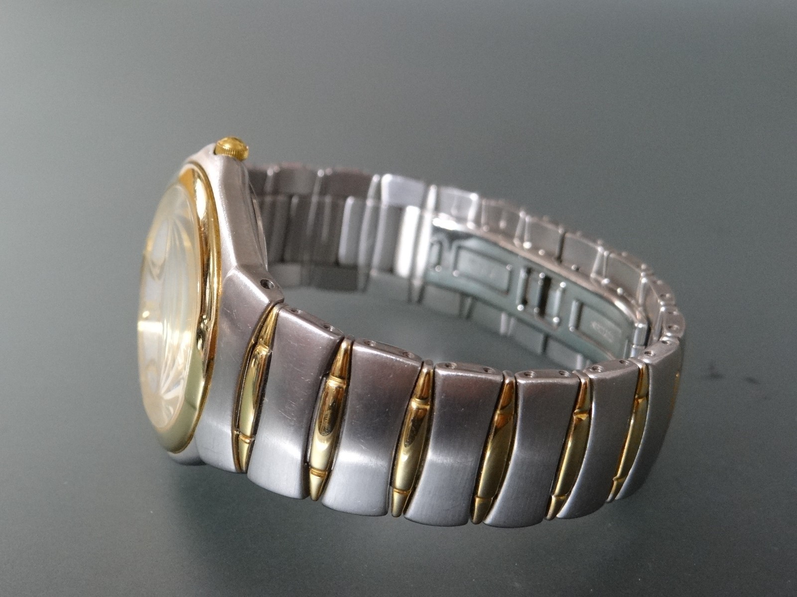 CITIZEN ECO-DRIVE A114-H17974 Two-Tone Gray Gold Band 36mm Watch 6.75″ wrist