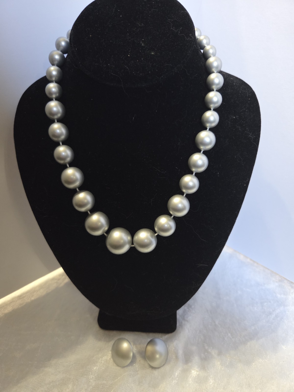 Chic Silver Gray Graduated Faux Pearl Statement Necklace And Earring Avon