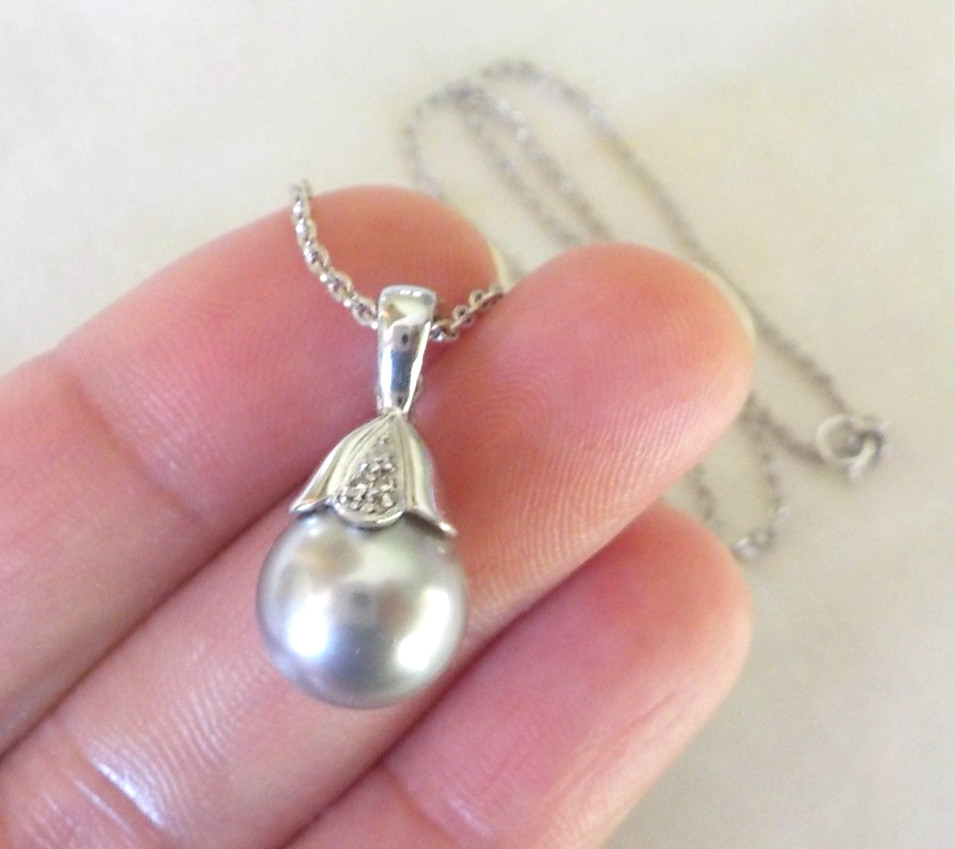 14K White Gold Drop Tahitian Pearl Diamond Necklace – 5.37 gms, 16.2 in, 10 mm