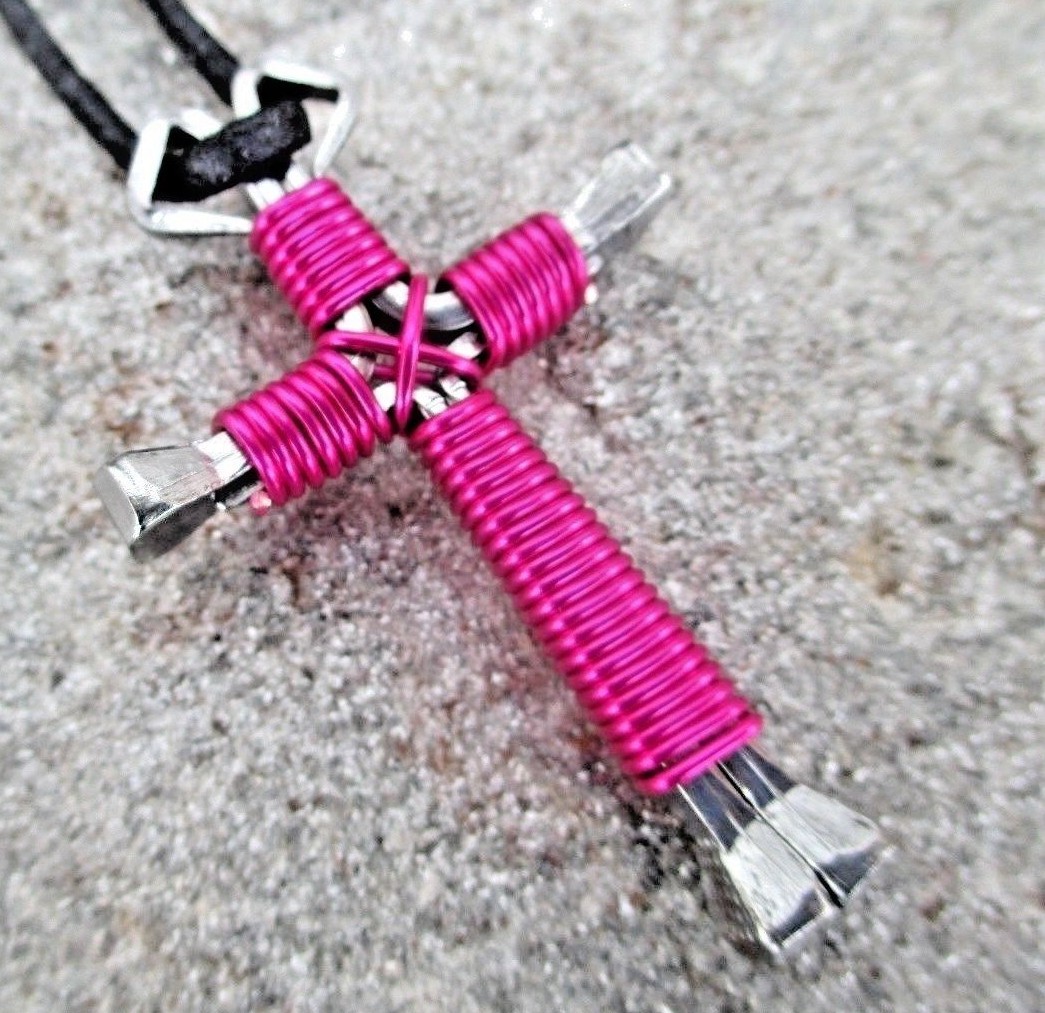 NECKLACES HORSESHOE NAIL GREAT GIFTS FOR ALL OCCASIONS ADJUSTABLE CORD