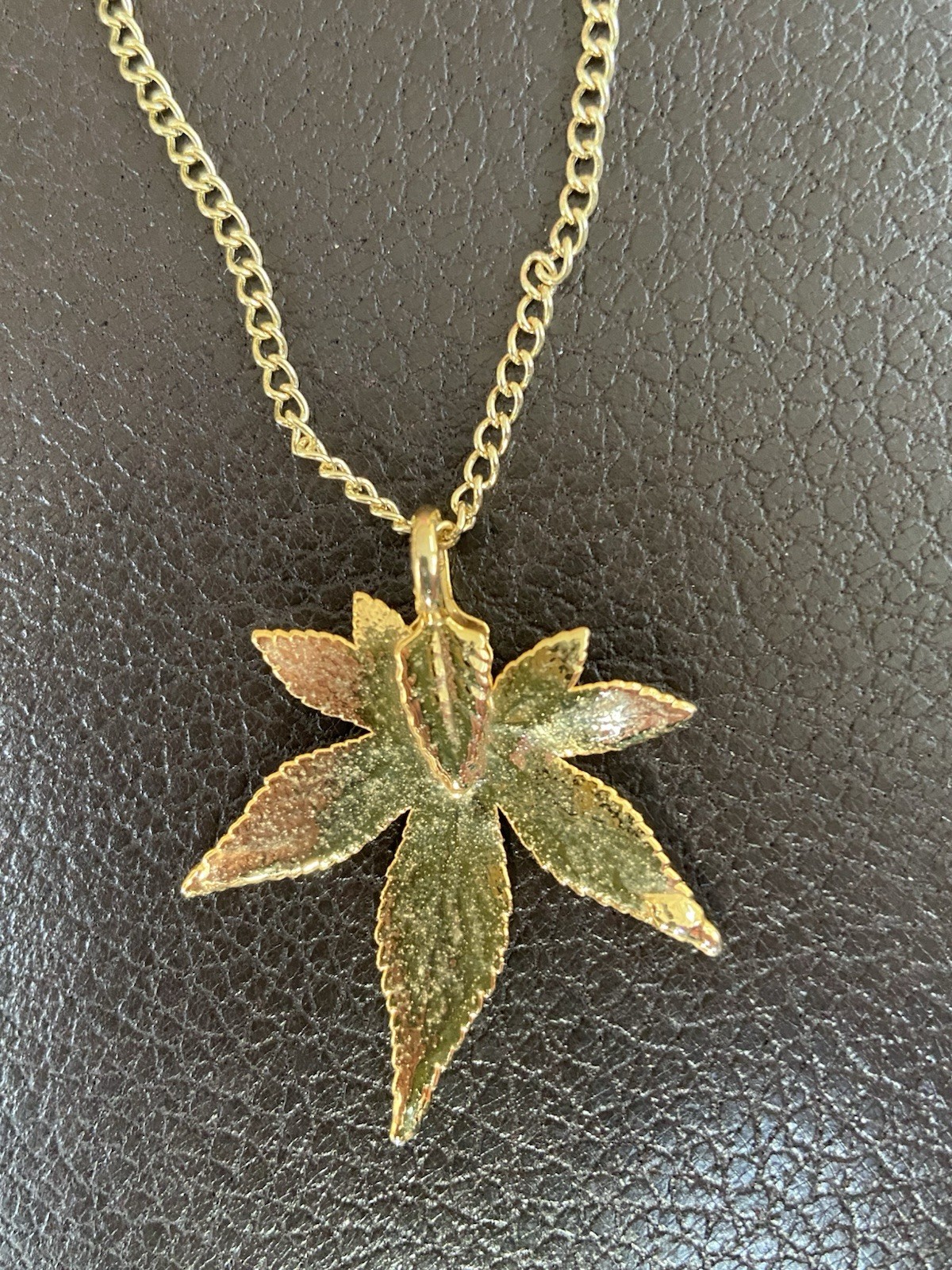 10kt Yellow Gold Cannabis Marijuana Weed Pot Sweet Leaf Charm Pendant Vintage