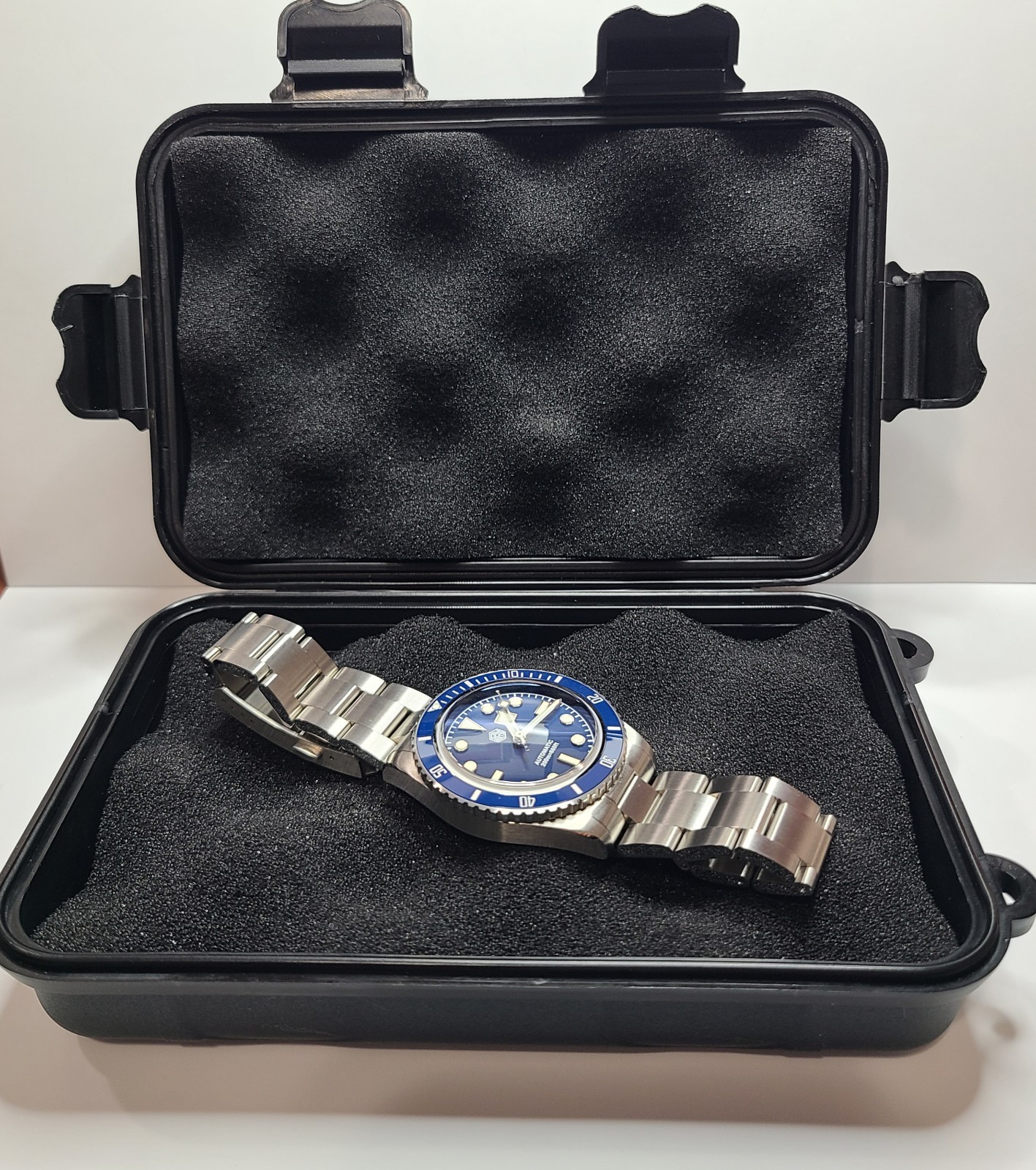 San Martin SN004-G LE Blue Dial Diver 38mm NH35 AutoMov 200M WR Sapphire Crystal