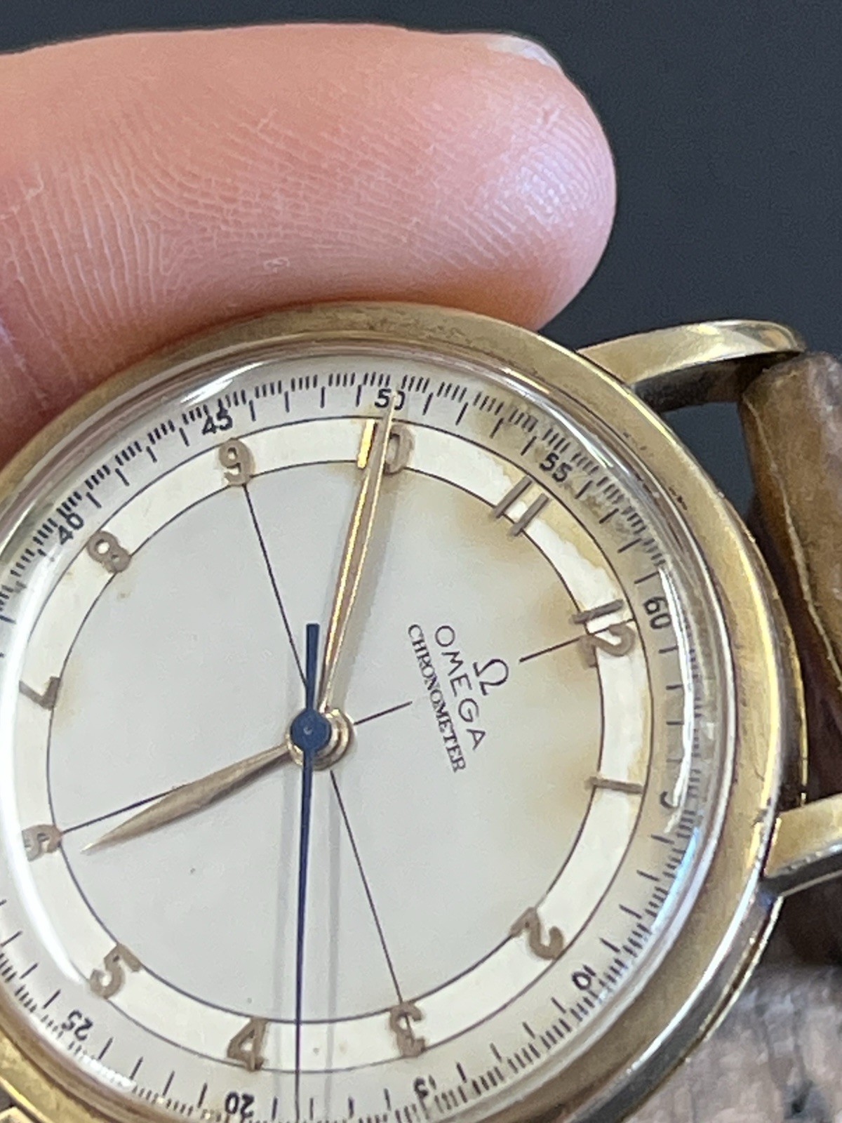 1944 Omega Chronometer ref. 2367 – 18K Gold – Pie Pan Dial – 35.4 mm – Working