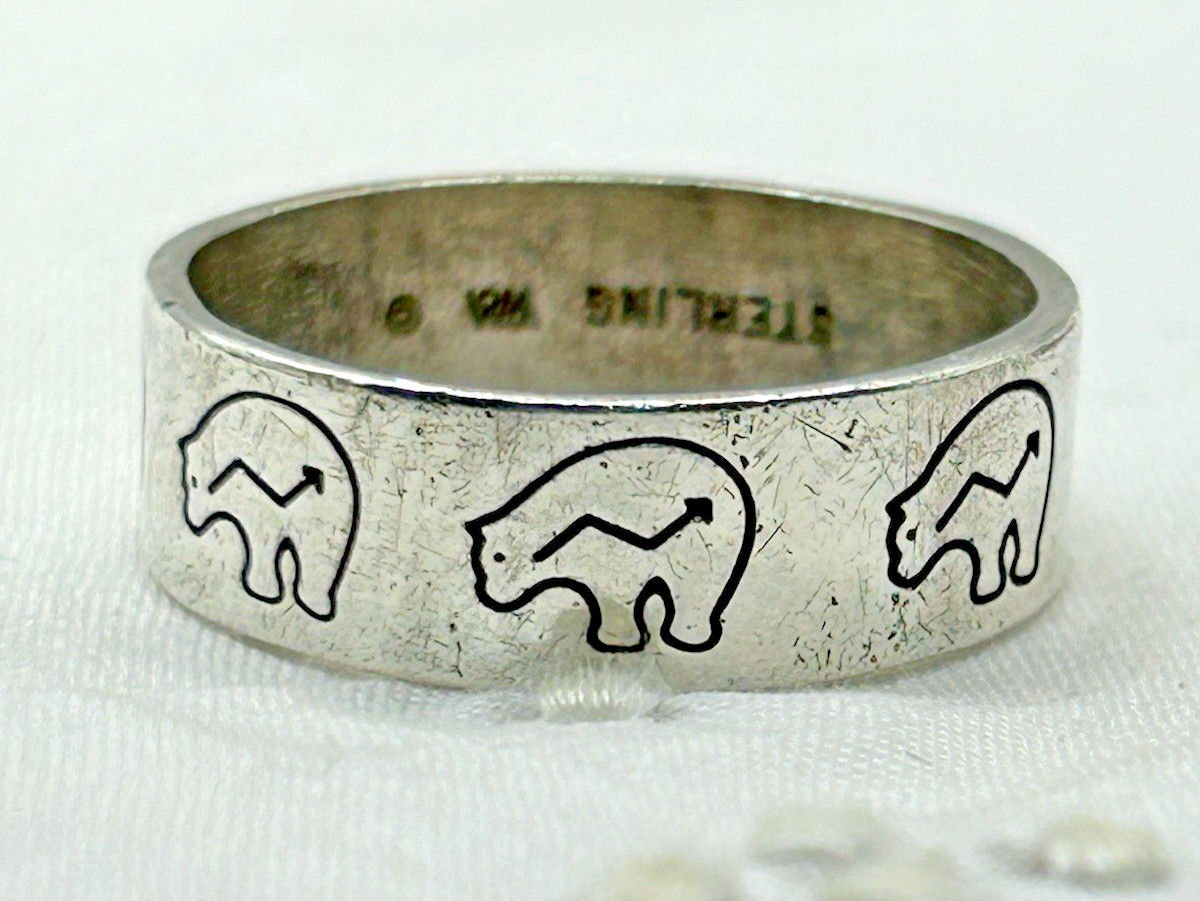 Vintage WHEELER MANUFACTURING CO Sterling Silver Bear Fetish Ring Size 7.75