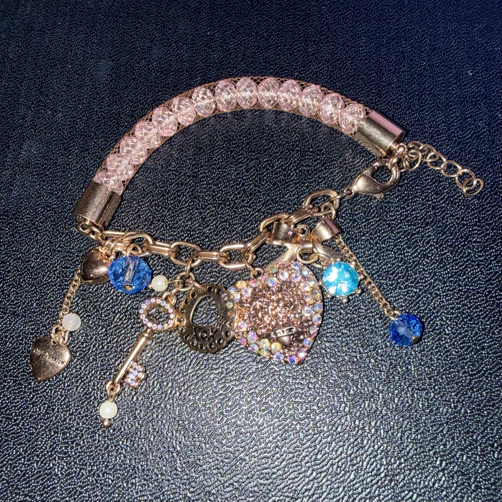 Betsey Johnson Vintage Rhinestone Heart Charm Bracelet Pink Mesh Gold Tone 7-9″