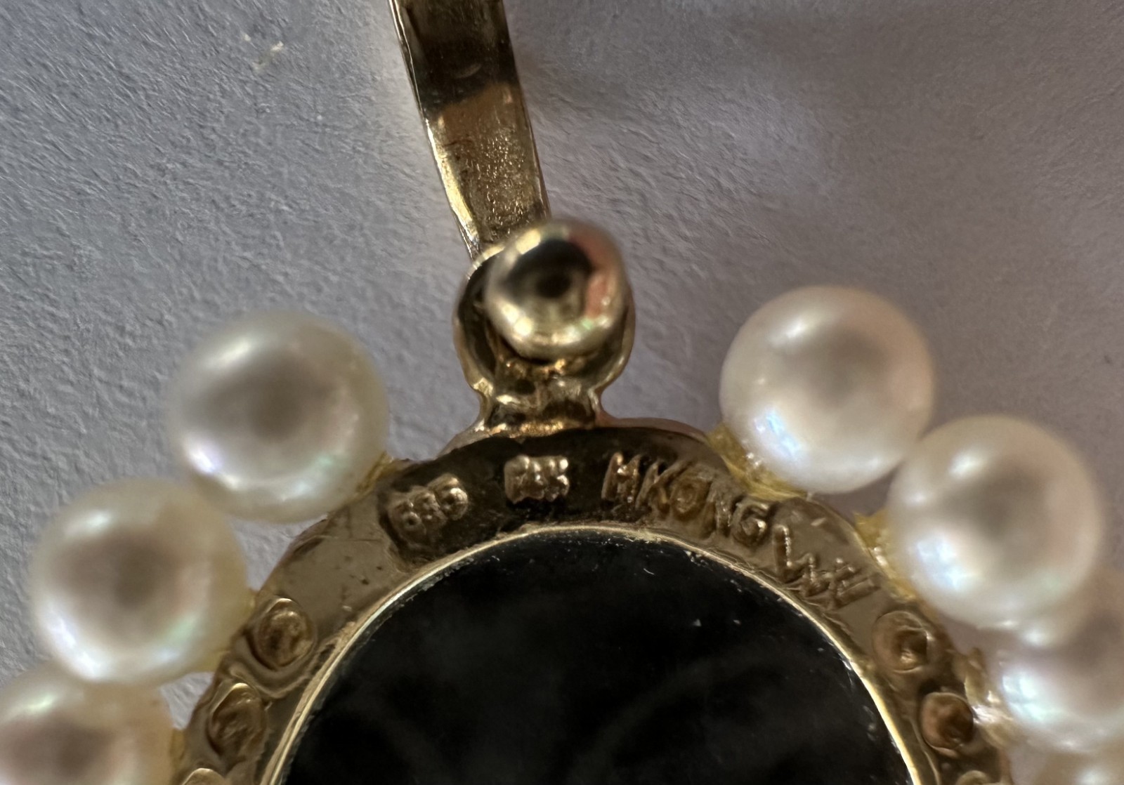 14k Yellow Gold Black/Dark Gray Stone Pearl Pendant Enhancer WV Hong Kong