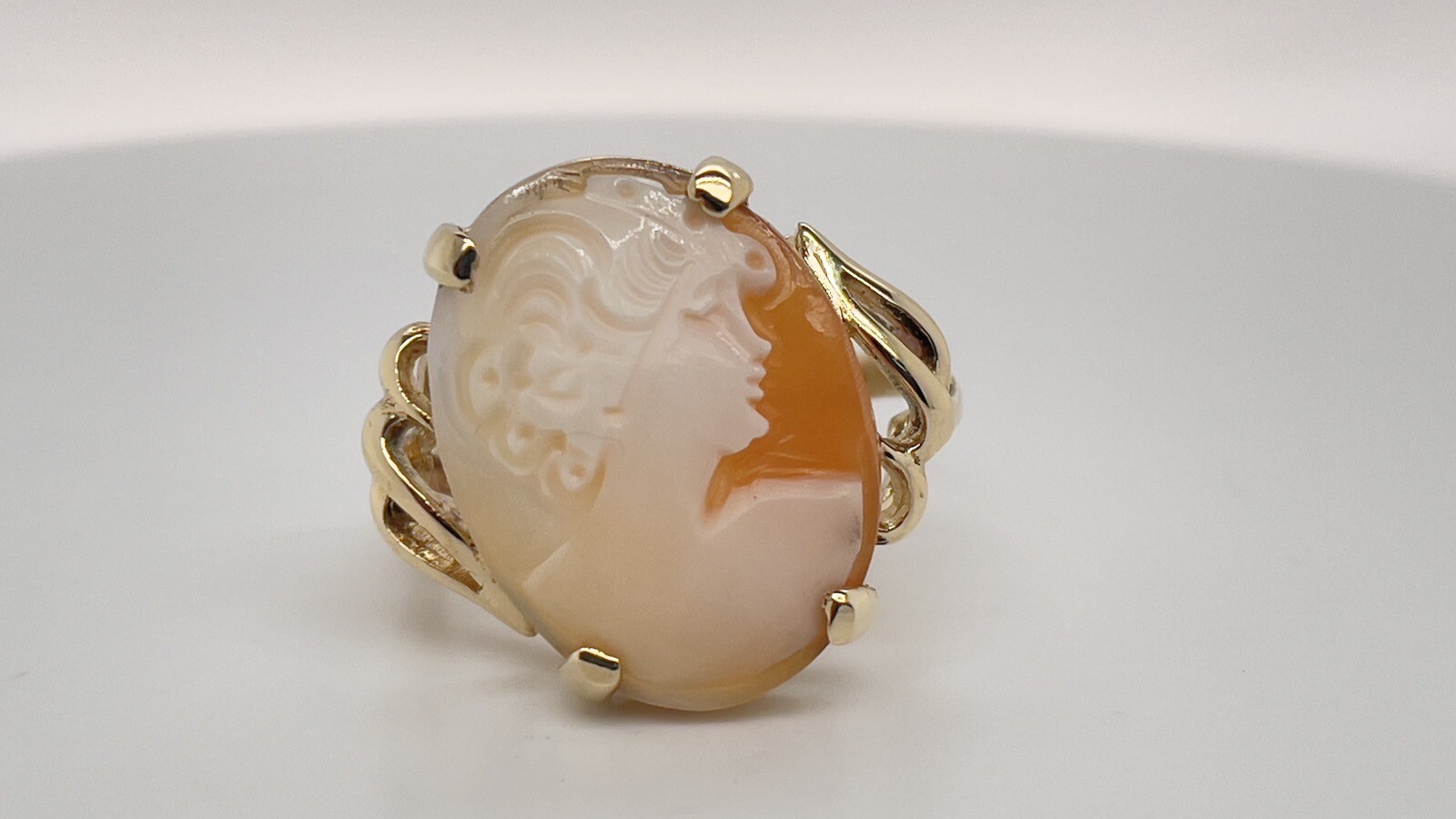 Vintage 14k Yellow Gold 19.9 x 15.1mm Oval Cameo Ring Size 9 3/8 – 5.3 Grams