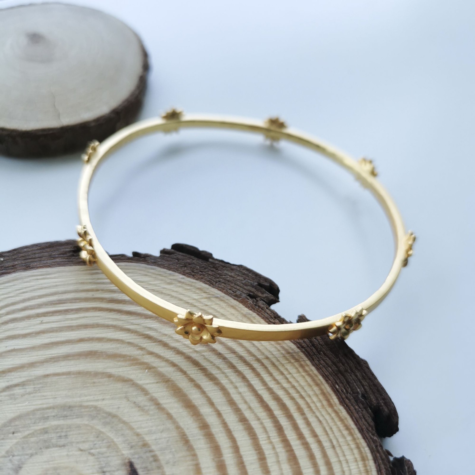 Julie Vos Floral Bangle Bracelet Size M 24K Gold Plate