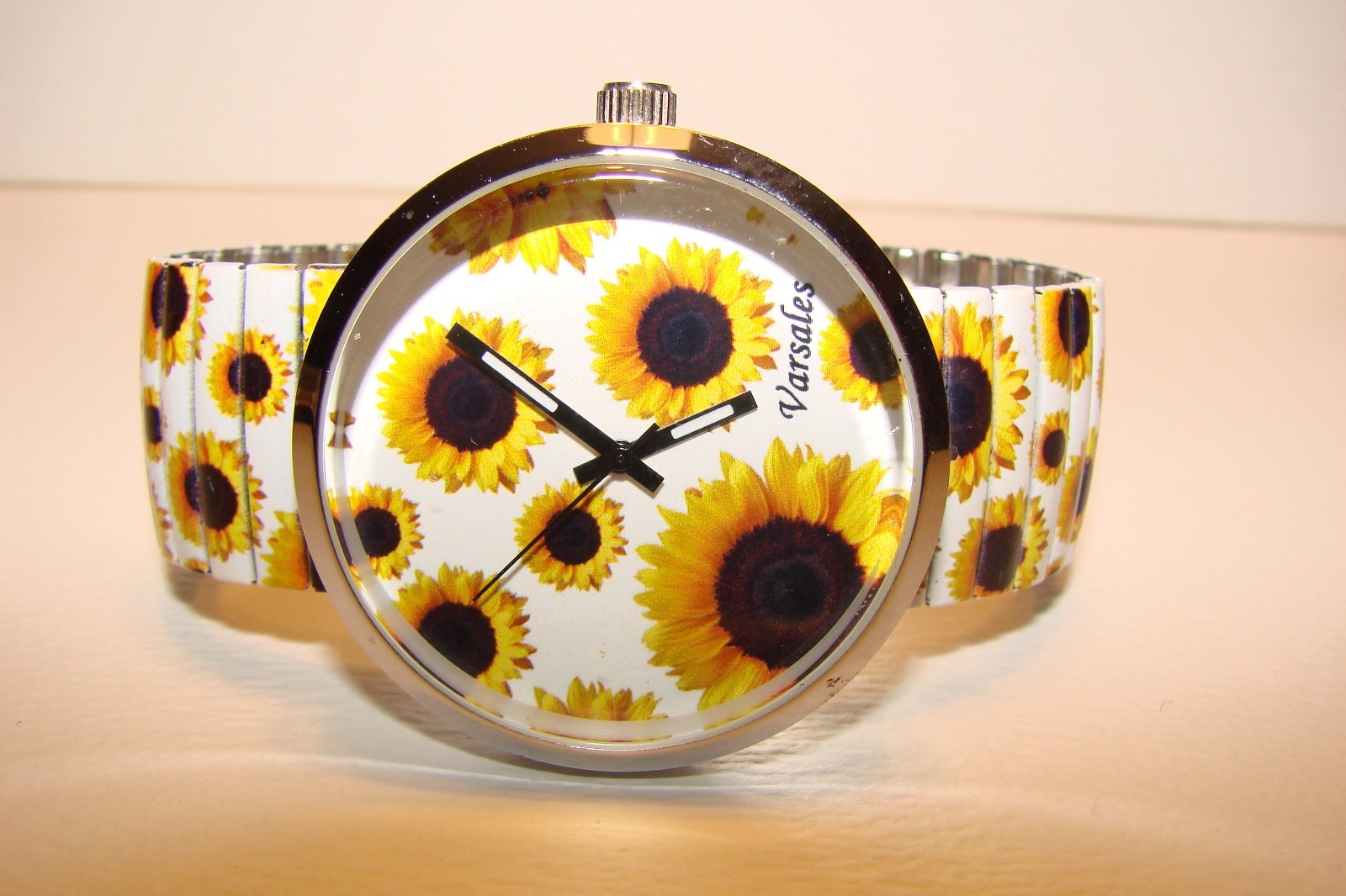 VARSALES WOMENS SUNFLOWER WRIST WATCH WORKING NEW BATTERY
