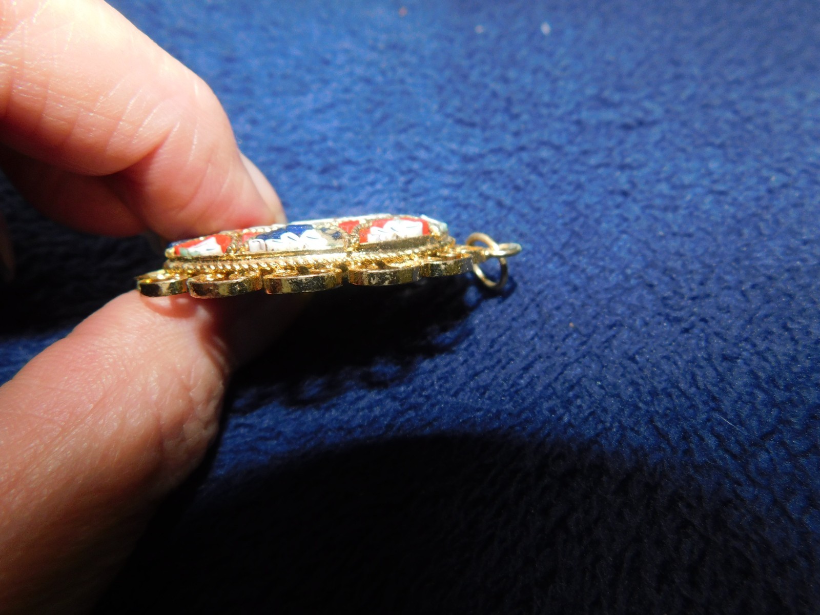 GENUINE VINTAGE GOLD TONE OVAL PENDANT FLORAL PIETRA DURA INLAY MOSAIC WORK