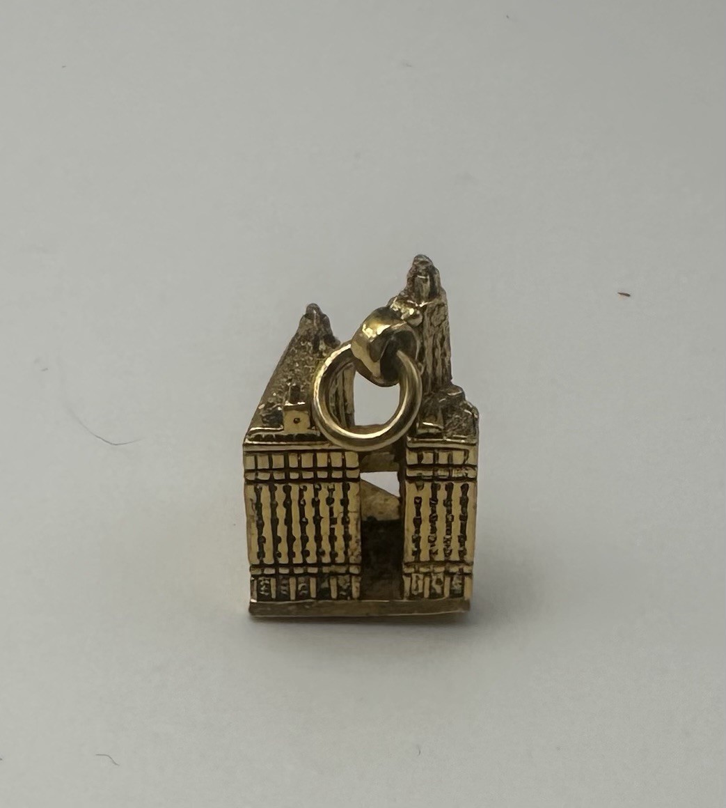 Vintage Kinney 3D Wrigley Building Chicago Illinois Gold Plated Travel Charm