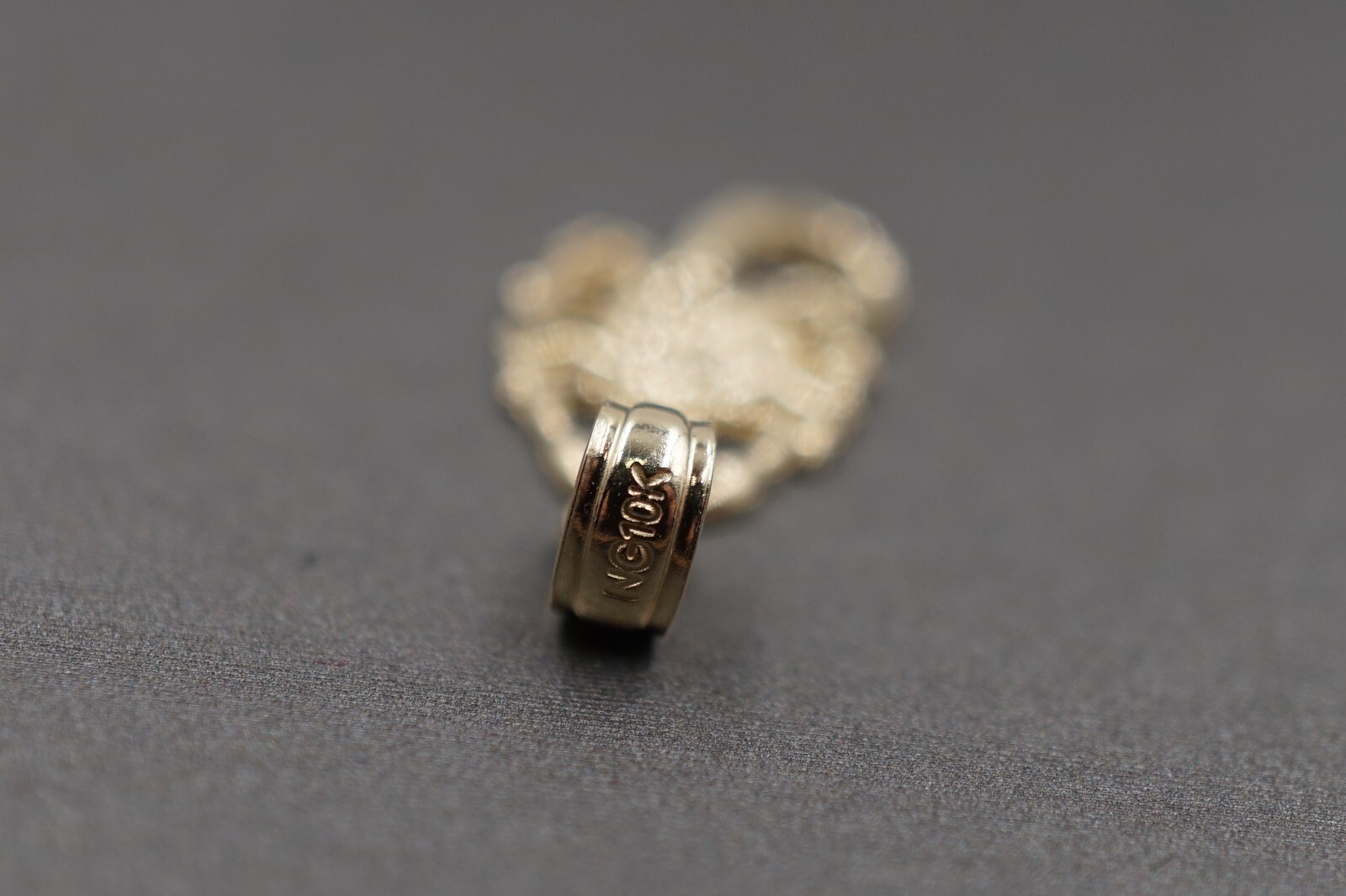10K Solid Yellow Gold 0.75″ Tiny Diamond Cut Scorpion Charm Pendant.