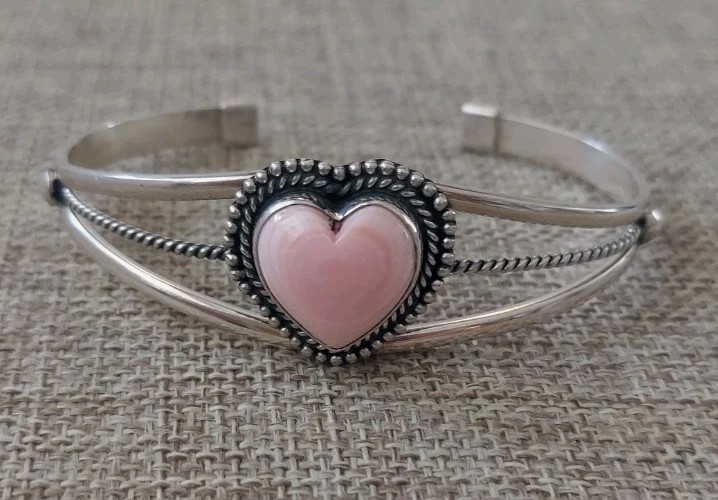 New Sterling Silver & Natural Pink Conch Heart Cuff Bracelet