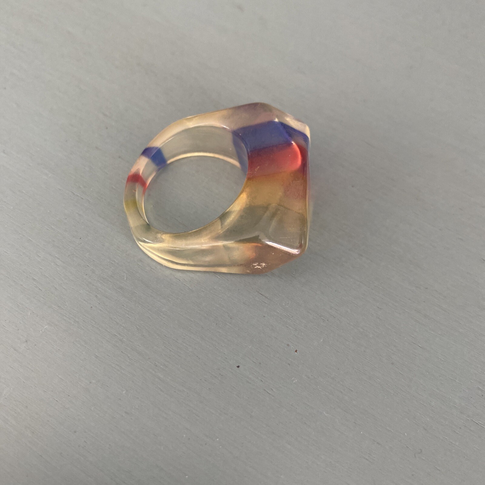 VINTAGE TRANSLUSENT LUCITE Bevel RING RAINBOW STRIPES SIZE 7