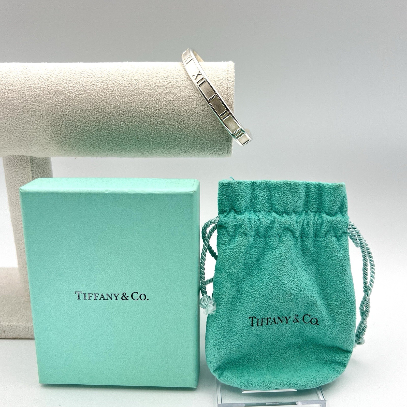 Tiffany & Co Atlas Cuff Bangle 925 Silver 16cm / 6.3in Vintage 1995 Pouch Box