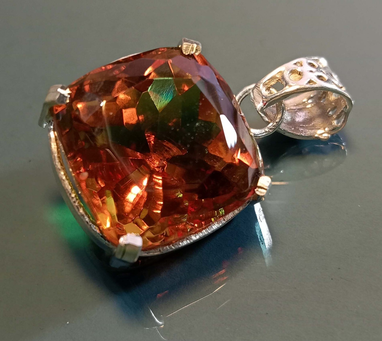 Cushion Cut 50.00 Ct Alexandrite Pendant Natural Loose Gemstone Locket Certified